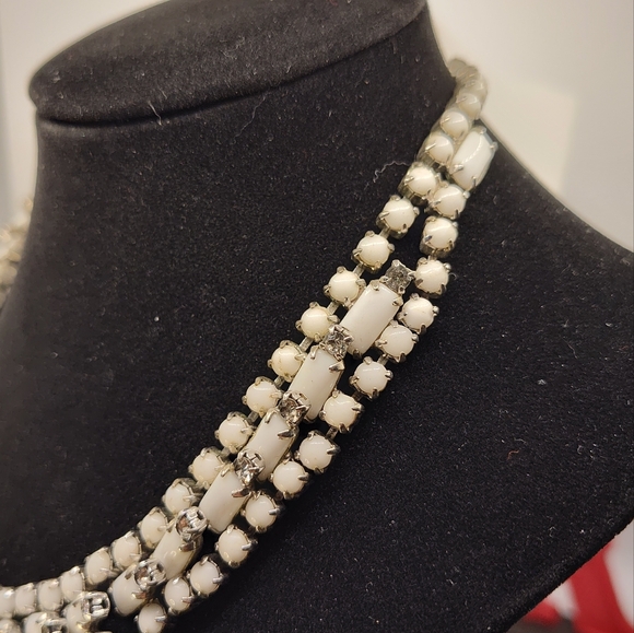 Vintage milk glass and rhinestone choker - Picture 6 of 7